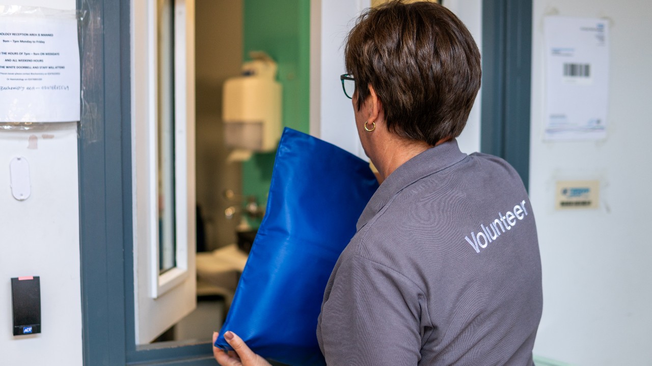 Find out how hospices are supporting volunteers to follow a career in palliative and end of life care, through Helpforce’s Volunteer to Career programme.
