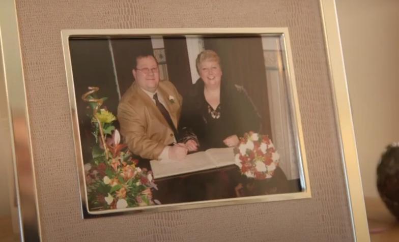 Homeward Bound tells the true story of Lesley and her husband Seth Goodburn, who died of pancreatic cancer after a short history of feeling unwell