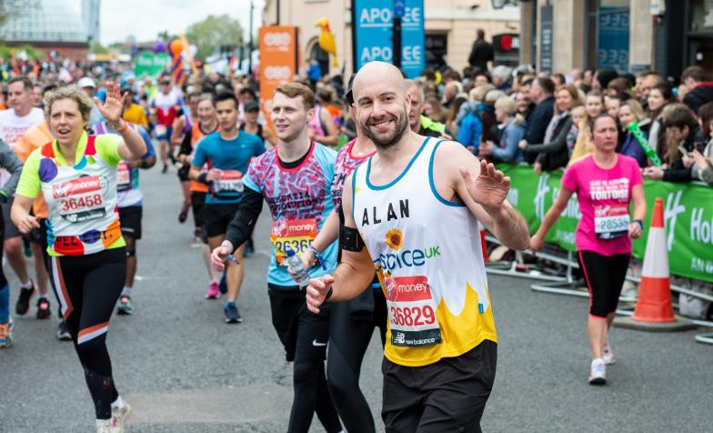 Alan Hunter ran the London Marathon for his Dad and Rennie Grove Hospice Care