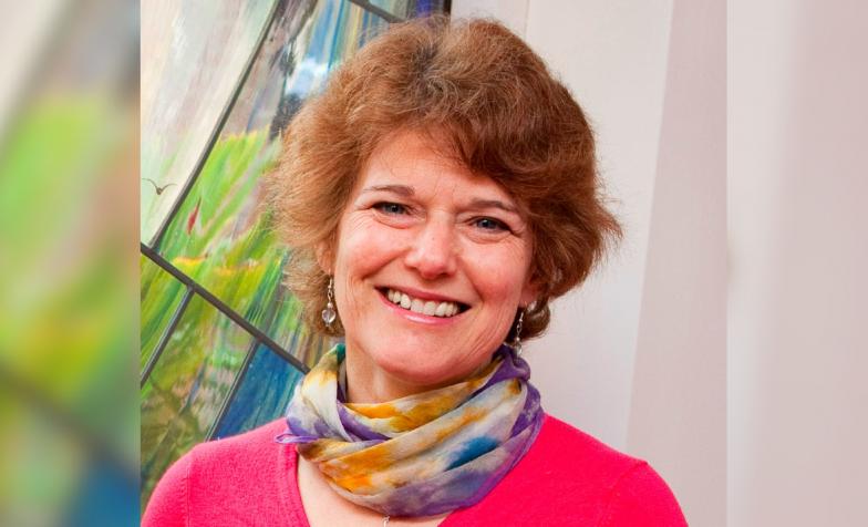 While many of us are enjoying quality time with our own families, Karen describes what it’s like for those at a hospice, where incredible care doesn’t stop for the holidays