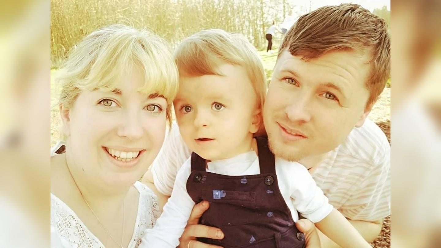 Isla and her mum and dad