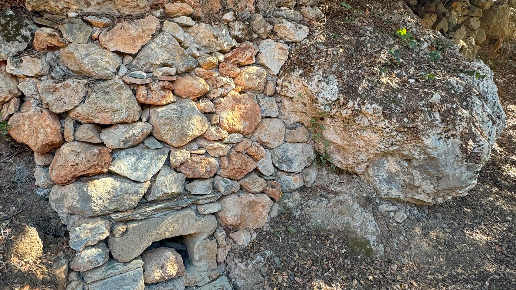 Mediterranean dry stone walling will be incorporated into Tom Hoblyn's design for Hospice UK's Garden of Compassion