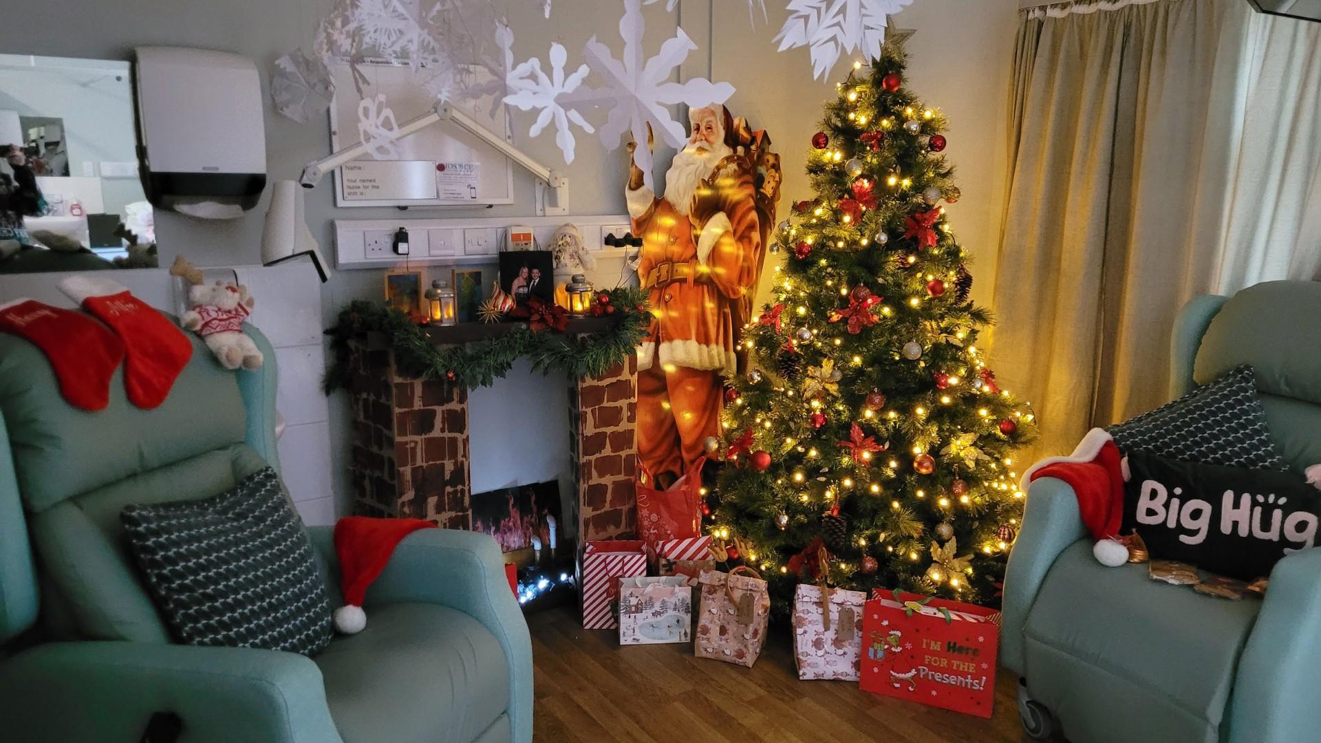 The hospice pulled out all the stops, decorating Michelle's room for Christmas