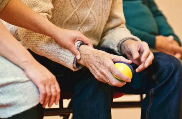 St. Oswald’s Hospice works with Newcastle Hospitals NHS Foundation Trust to deliver integrated, multidisciplinary outpatient care to people with non-curative lung cancer and significant frailty.