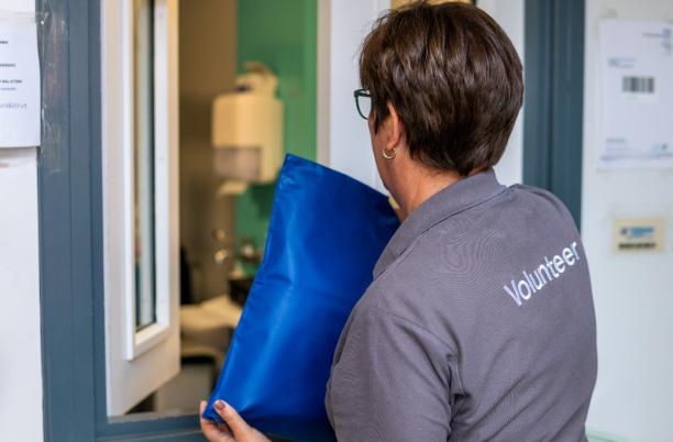 Find out how hospices are supporting volunteers to follow a career in palliative and end of life care, through Helpforce’s Volunteer to Career programme.