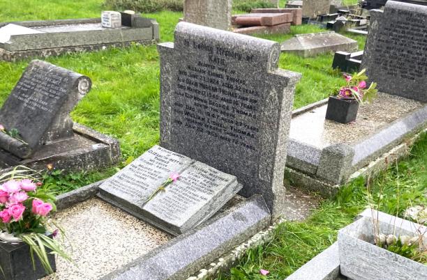 In Wales, 'Flower Sunday' - Sul y Blodau - is age old tradition continued by families across the country to honour their ancestors, by cleaning and decorating their graves