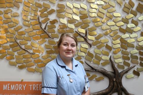 vicki - ellenor hospice nurse