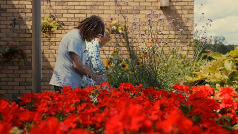 Thames Hospice patient, Stephen, with Volunteer and Ambassador, Graham, discusses how the hospice’s stunning gardens and diverse wildlife have an immense therapeutic effect on their day-to-day lives.