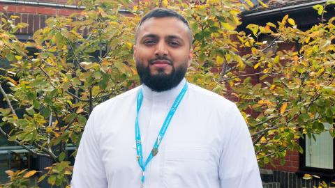 Mohammed Rahman is a Community Connector for Keech Hospice. He’s a man on mission: to destigmatise hospice care in the local South Asian community