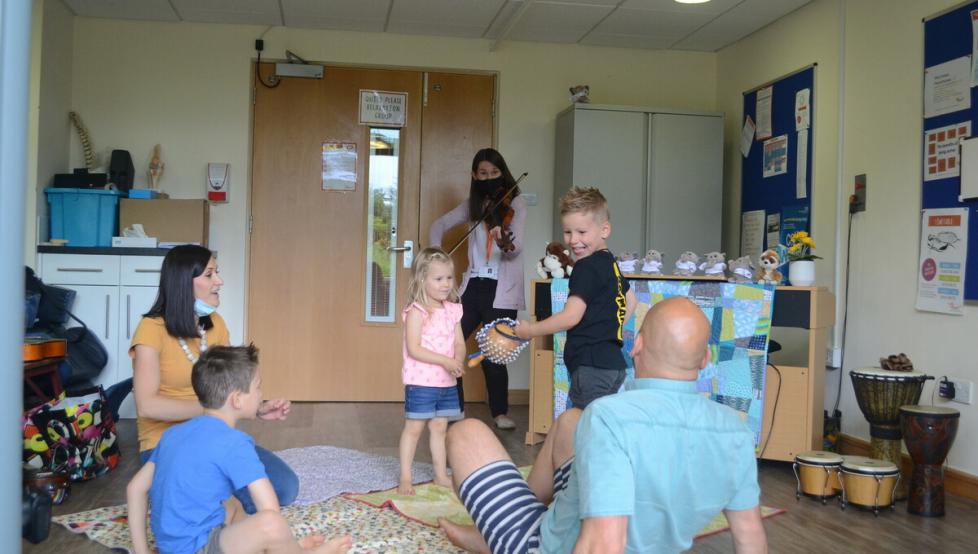 Music therapy class at ellenor hospice