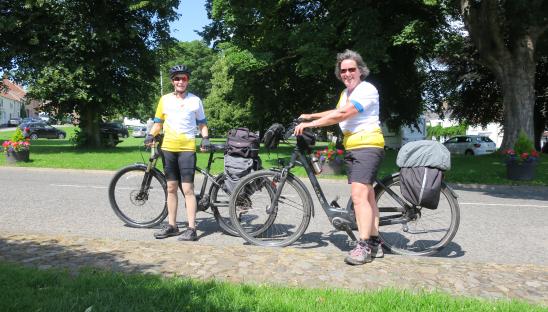 Hospice UK cyclists